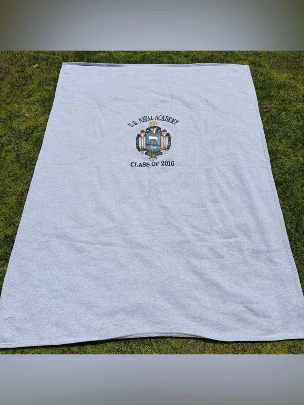 US Naval Academy Class of 2016 Sweatshirt Stadium Blanket Heather Gray 52x71 GUC